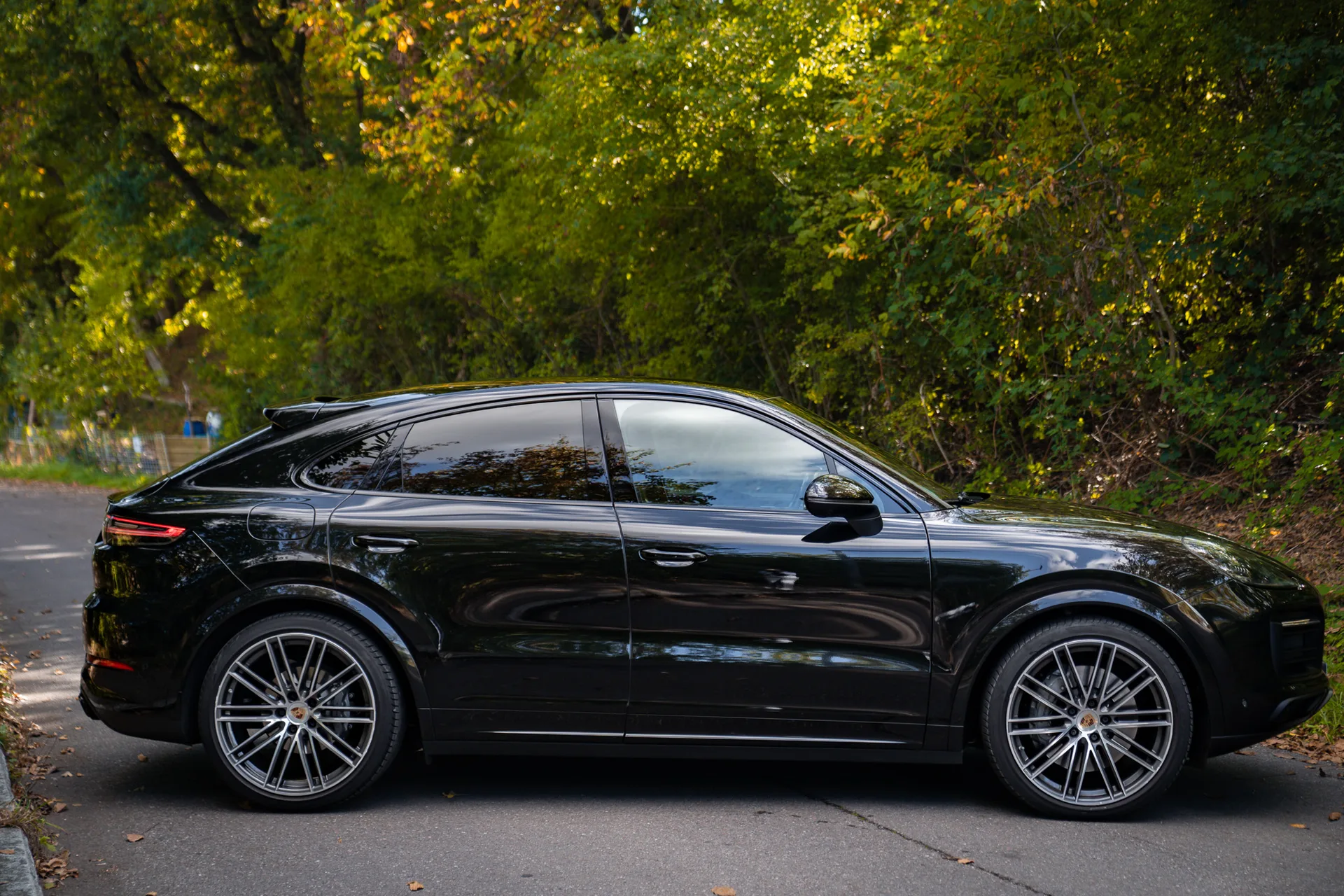Porsche Cayenne Coupé bei Tageslicht